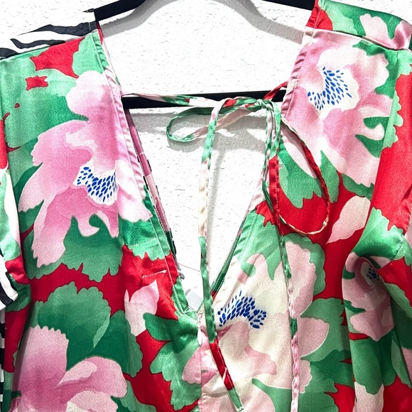 ASOS DESIGN Curve wrap maxi Floral and Zebra Long Sleeve dress in mixed print 6 - Picture 13 of 13